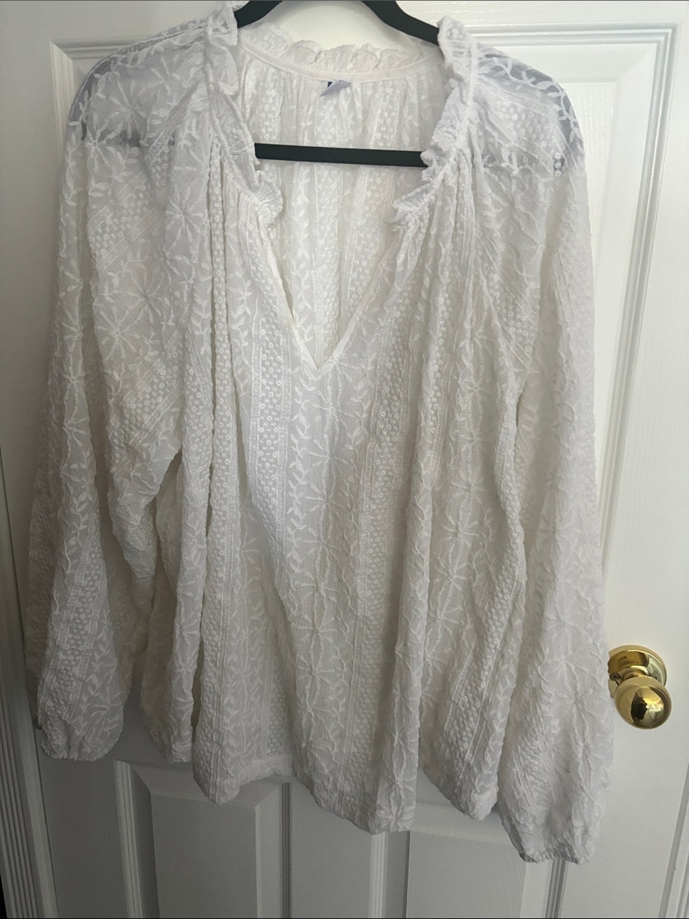 Old Navy White Embroidered V-Neck Boho Tunic